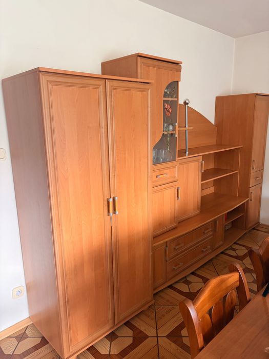 Komplet mebli z przeszkleniem