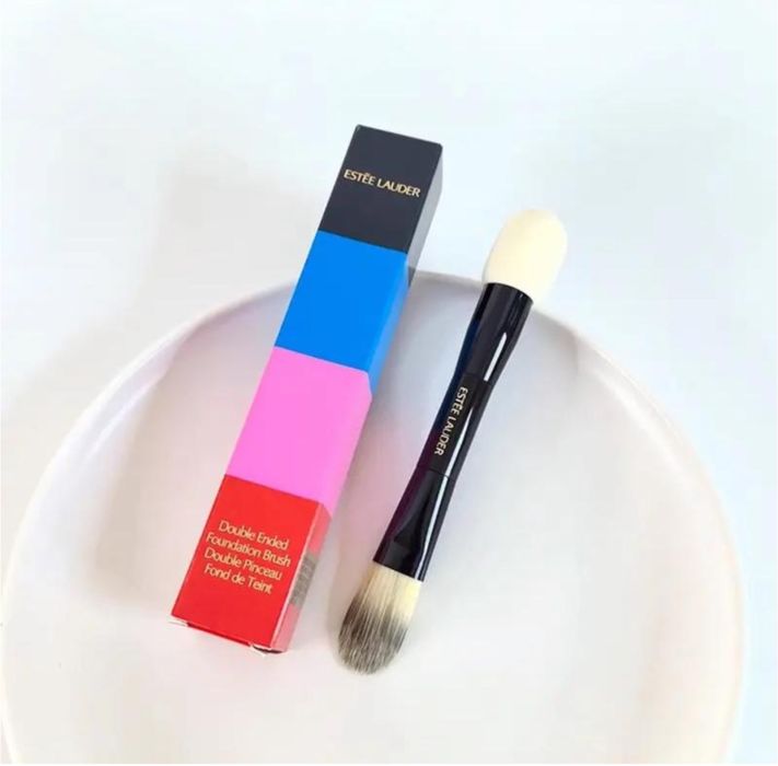 Пензлик для тону Estée Lauder