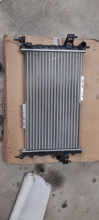 Radiador novo em caixa Opel Corsa C