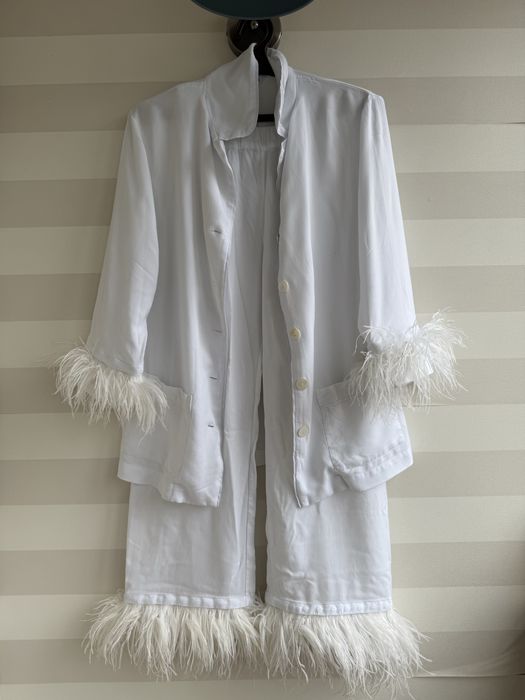 Sleeper Костю білий з пірʼям М