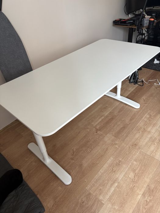 Biurko Bekant IKEA