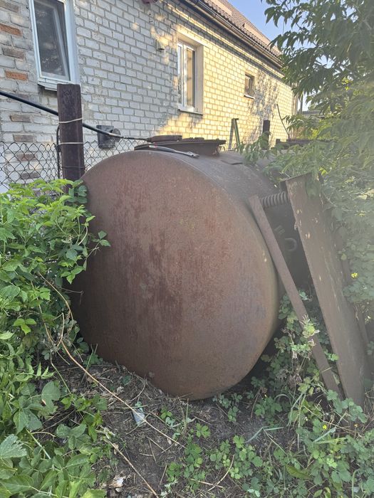 Продам бочку, ємність 4 куба