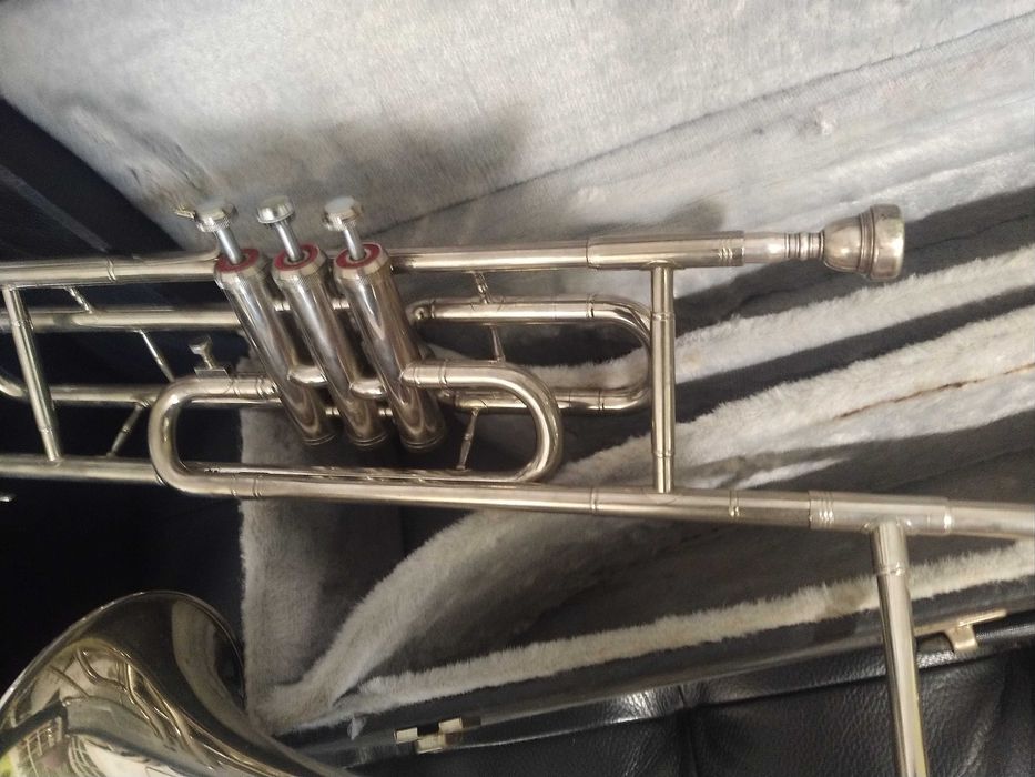 Trombone de pistons Kuhnl & Hoyer. Alemanha, anos 70