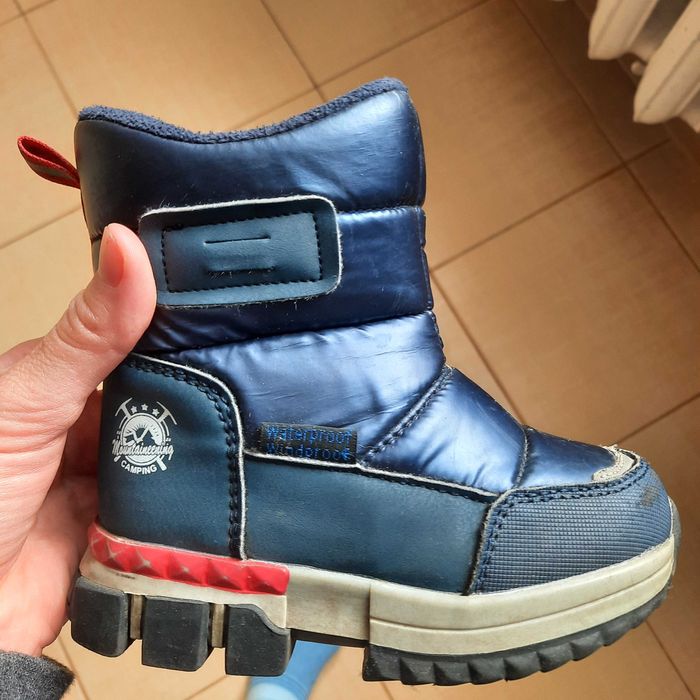 Продам зимові чоботи дитячі