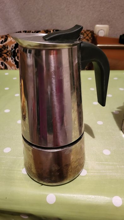 Гейзерна кавоварка для кухонних  плит