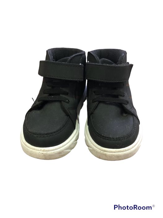 Кроссовки высокие Books