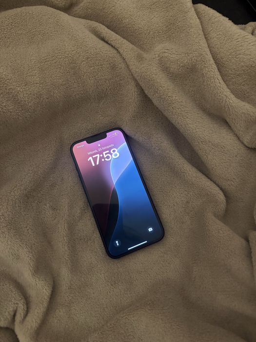 Iphone 14 w bardzo dobrym stanie