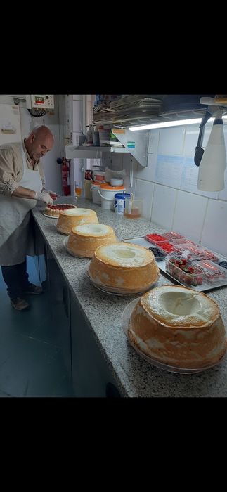 Arrendo pastelaria e padaria pizaria 600€com trespasse