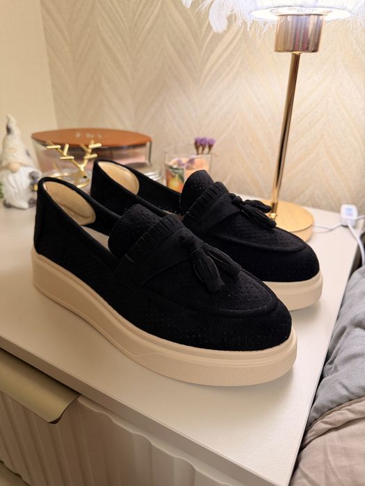 Жіночі замшеві лофери