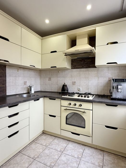 2 кімнатна квартира. Центр