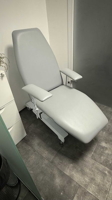 Fotel stomatologiczny kosmetyczny