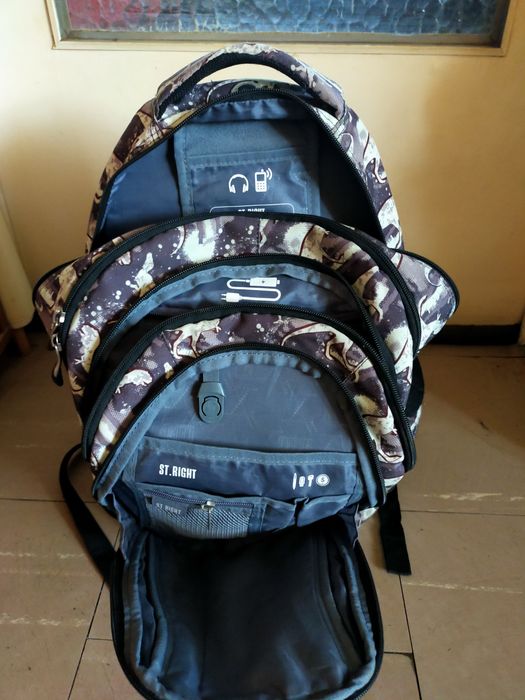 Plecak szkolny St. Right  4 komorowy 23 l