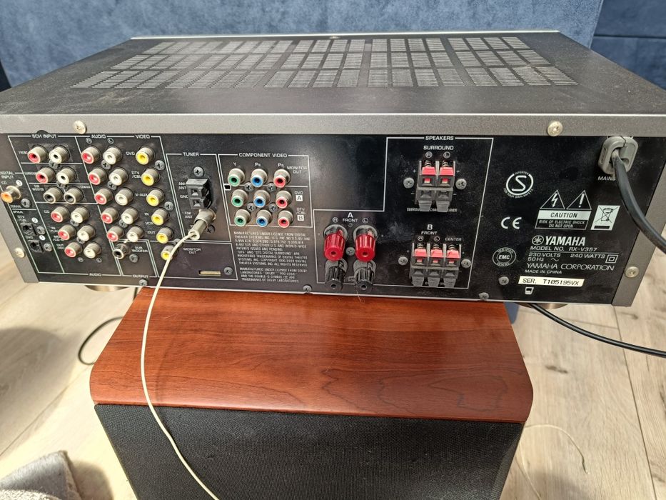 Amplituner Yamaha RX-v357