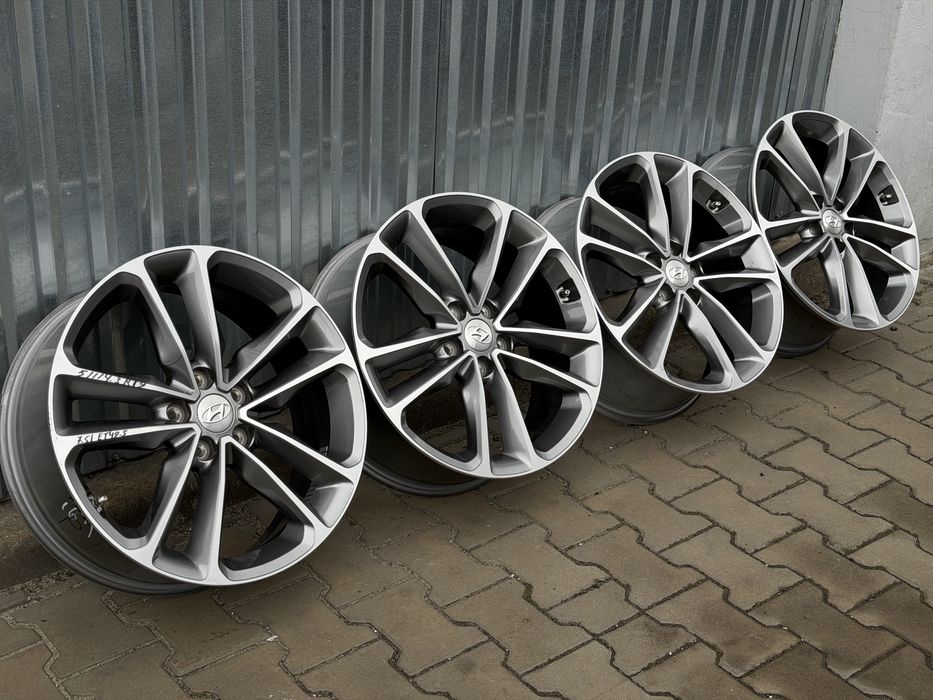 Диски оригінальні HYUNDAI 5/114.3 R19 7.5J ET49.5 комплект 4шт чудовий стан