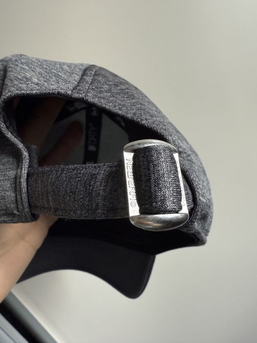 Nowa era czapka z daszkiem new era szara różowa damska