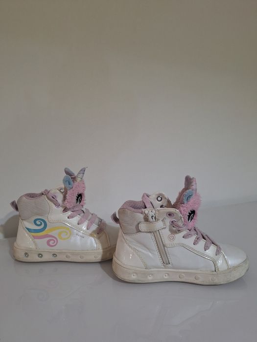 Sapatilhas menina Geox (tamanho 28)