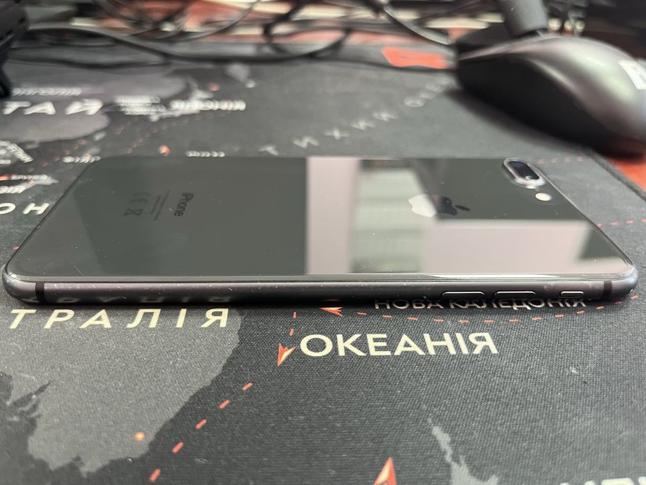 Продам iPhone 8 plus 64 gb
