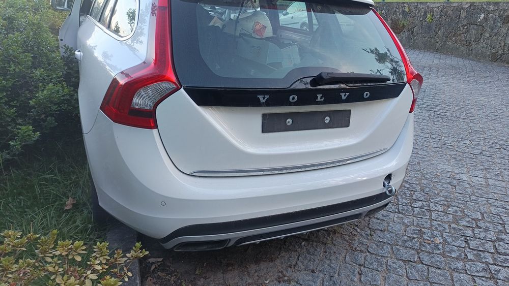 Para-choque traseiro volvo v60 plug-in