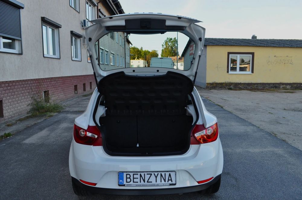 Seat Ibiza HATCHBACK 95000km benzynka ALU16 klima SERWIS