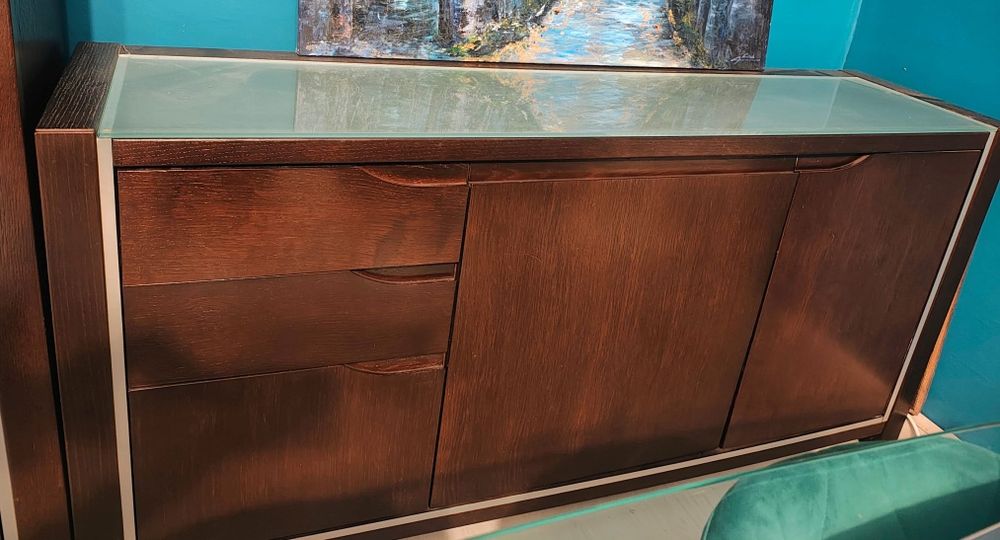 Zestaw mebli drewnianych