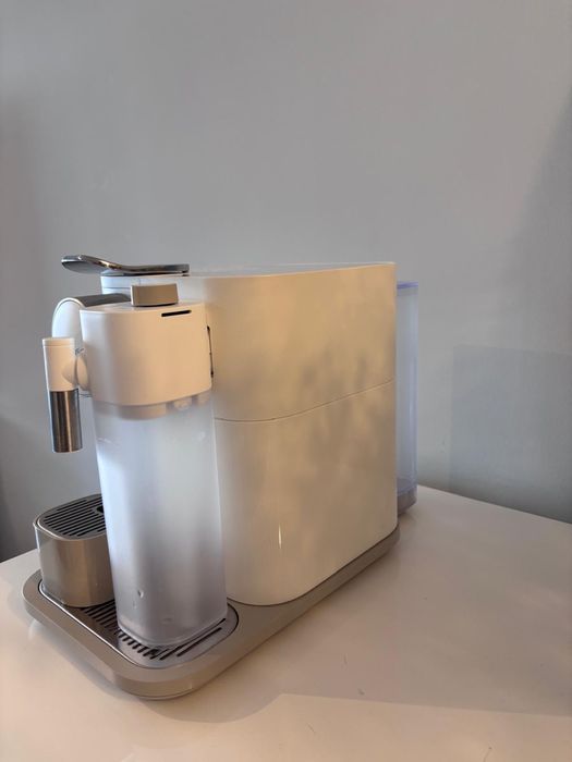 Máquina Café Delonghi gran lattissima