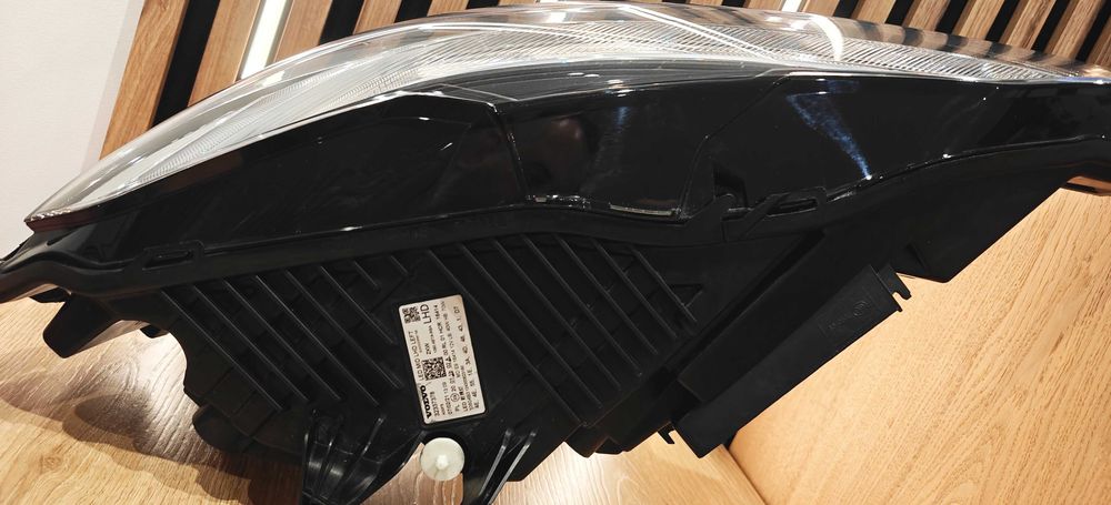 Reflektor Volvo XC60 2021 lewy lampa