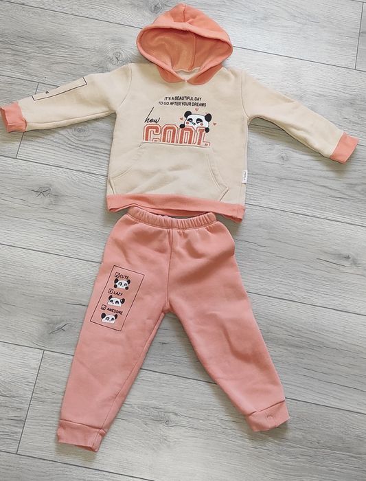 Спортивний костюм на дівчинку 92р