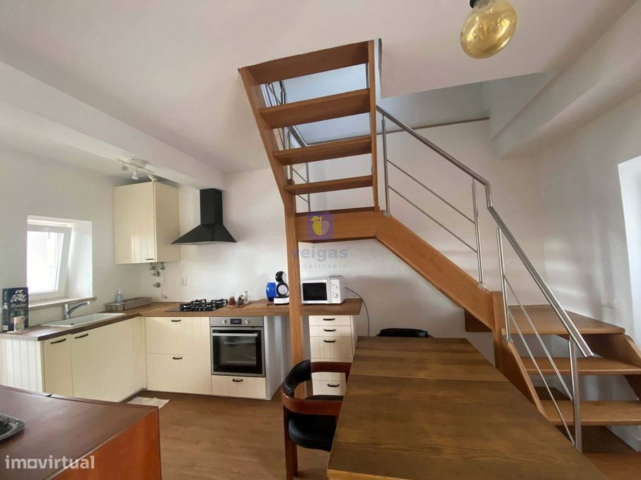 Moradia Totalmente Remodelada, Mobilada e Equipada – Pronta a Habitar!