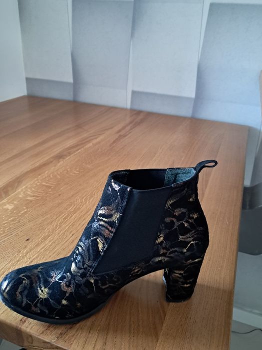 J.Wolski botki w kwiaty  skóra naturalna