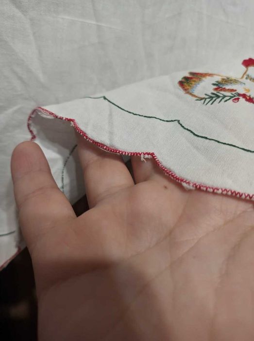 Детская скатерть с вышивкой 80х80 см