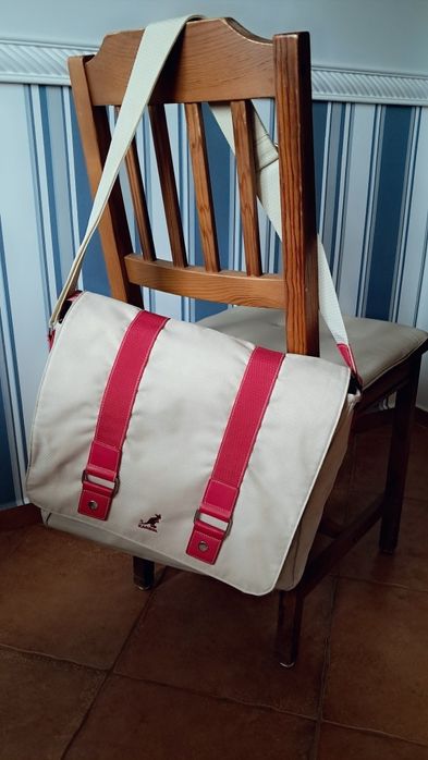 Torba na ramię większa niż A4