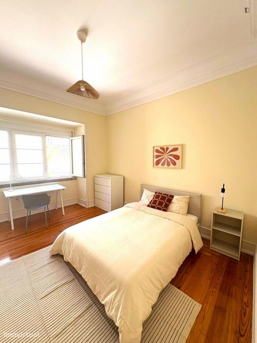 Quarto - localizado em Alameda Lisbon