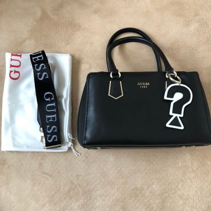 Torebka Guess kuferek
