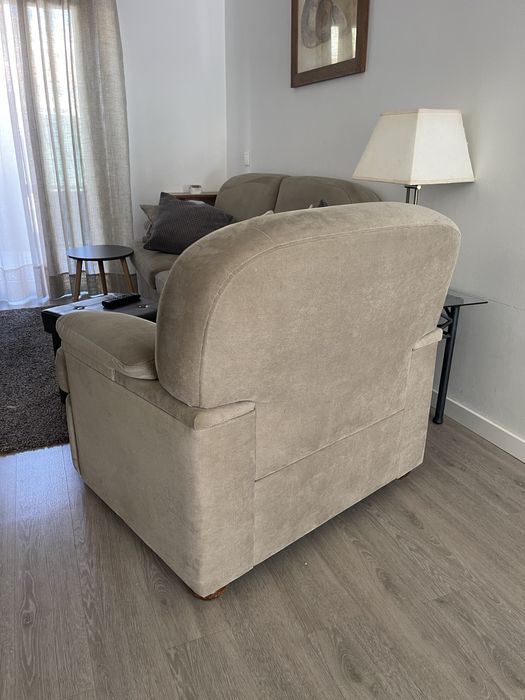 Conjunto de sofá cama e poltrona