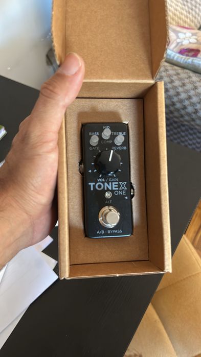 Pedal Tonex one na caixa novo