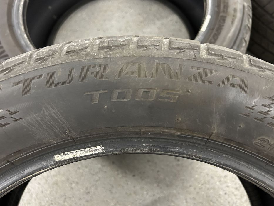 Komplet opon opony Bridgestone T005 Turanza  215 55 R17 94 V 4 sztuki
