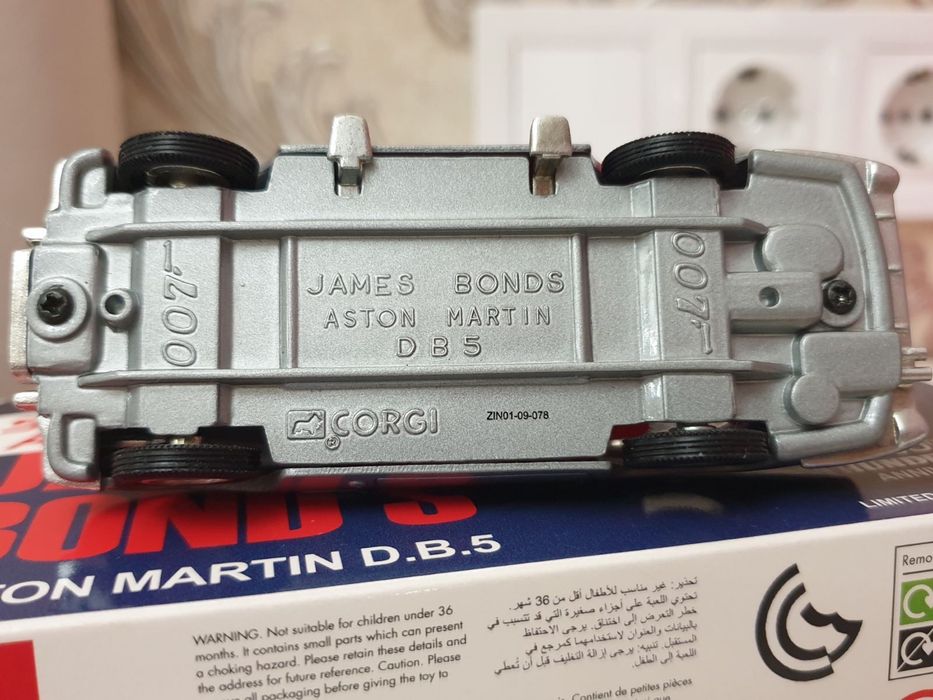 Limited Corgi James Bond Aston Martin DB5 к 50 летию Thunderball