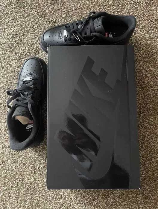 Supreme x Nike Air Force 1 R.39