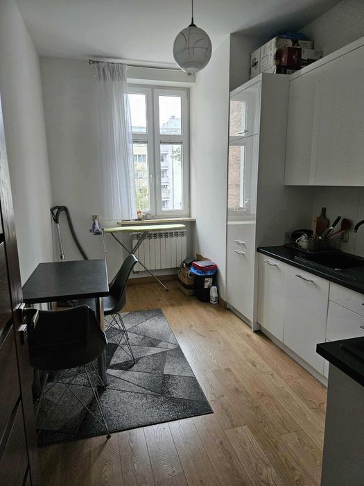 Dwa pokoje z balkonem w centrum Gdyni (umowa do 15.06)