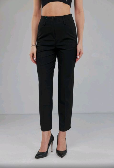 Класичні чорні  жіночі брюки р.46