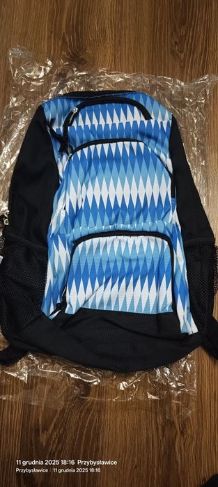 Plecak nowy z wieloma kieszeniami