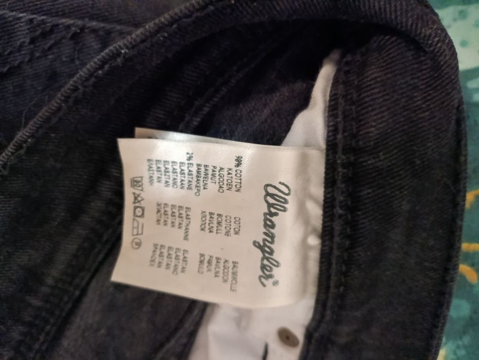 Wrangler Regular fit czarne 38x30 pas 94