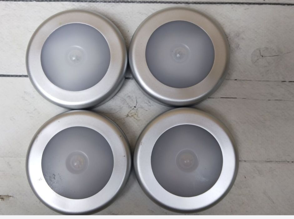 Светильник в шкаф, ночник , с датчиком движения.