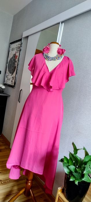 Wizytowa,asymetryczna sukienka z falbaną