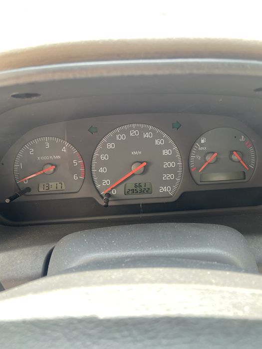 Volvo S40 avariado