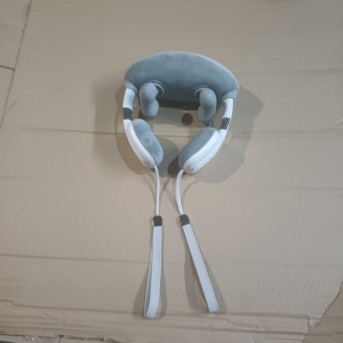 Масажер для шиї і плечей