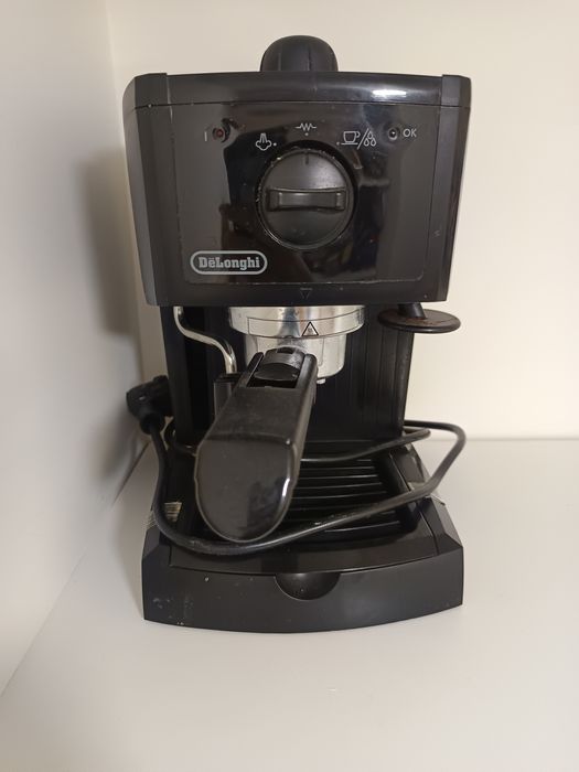 Ekspres kolbowy DeLonghi