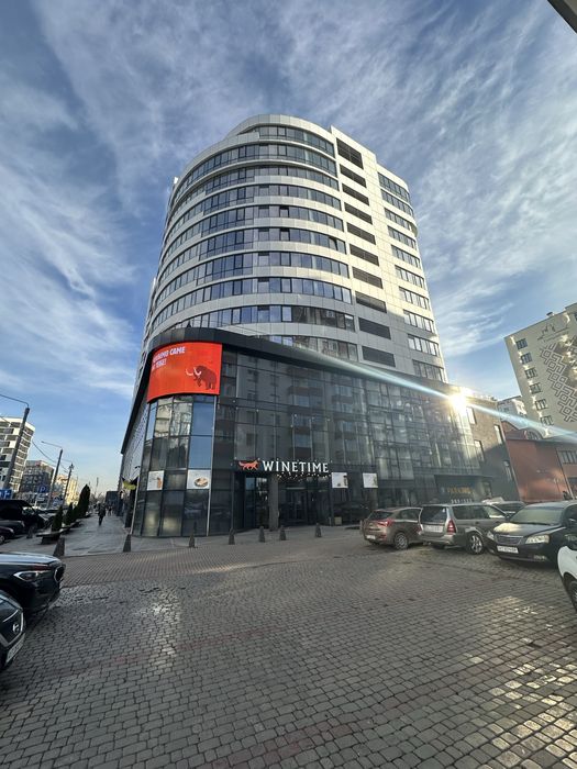 Продам в центрі Sky center 3 км площа 100м2