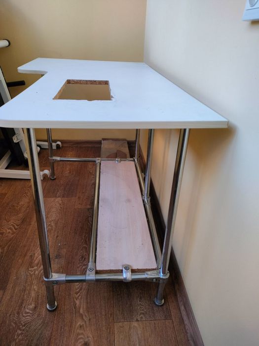 Стіл для швейної машини