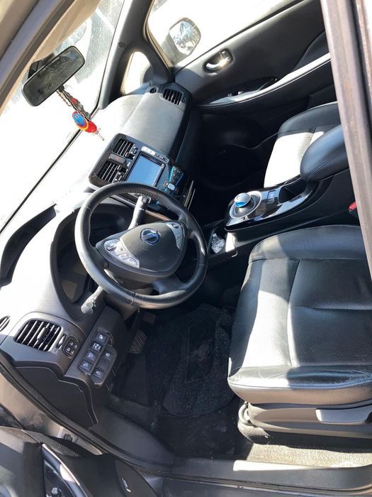 Nissan Leaf para peças
